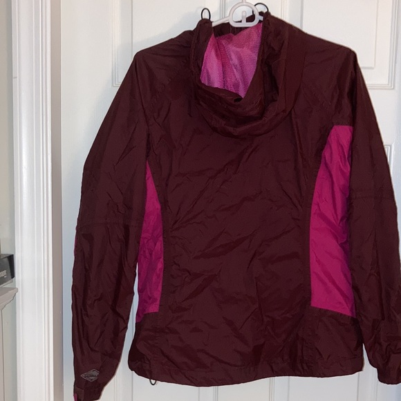 Columbia Women’s M deep pink rain jacket - Picture 3 of 4